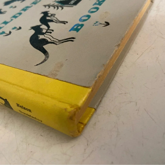 Vintage 1957 “Best in children’s books”  hardcover book - Picture 10 of 11